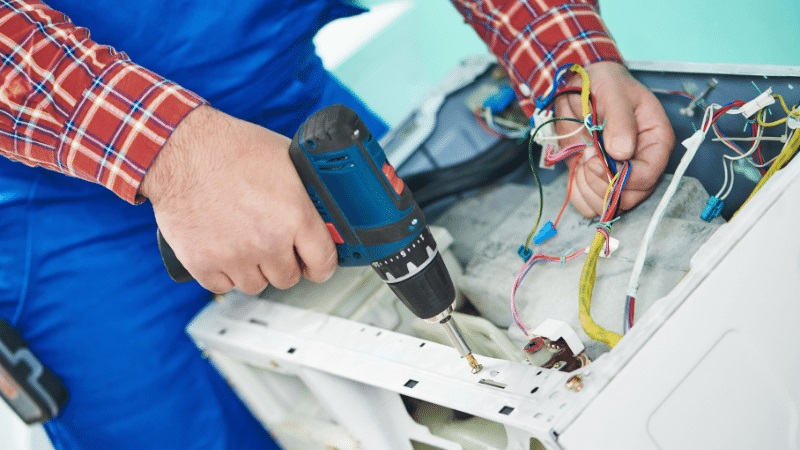 Buca Daikin Daikin çamaşır makinesi kart tamiri – Su almama arızası orijinal parça ile giderildi. - Teknik servis örneği